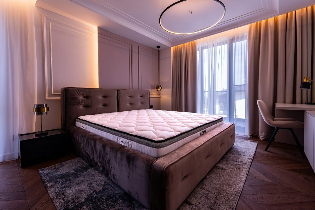 River Park House 74 – bedroom with feature lighting